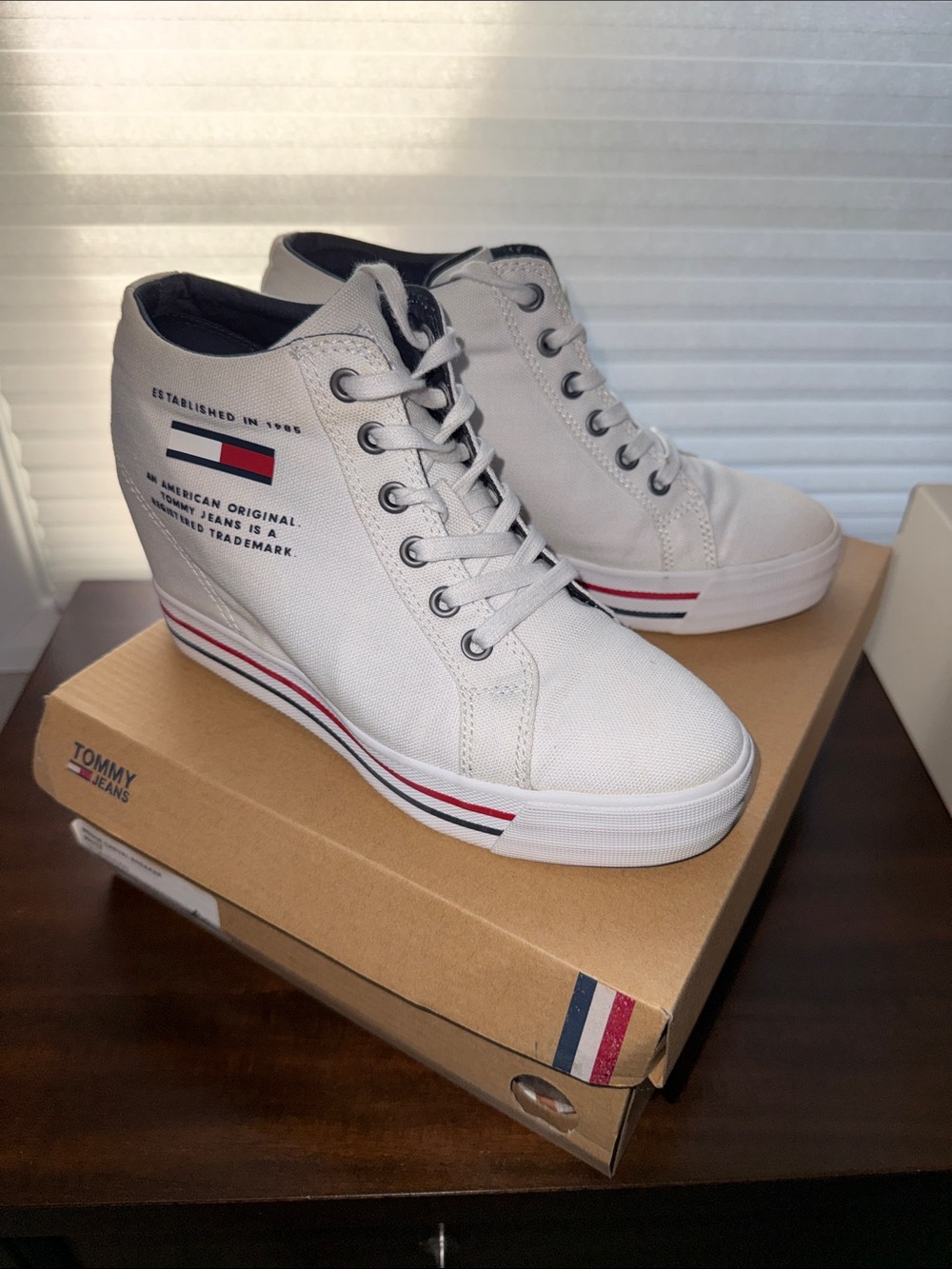Tommy Hilfiger White Canvas Hidden Wedge Sneakers with Red & Navy Stripes size 7
